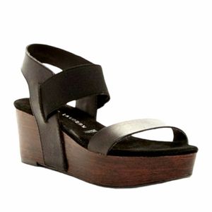Chinese Laundry Black & Wood Platform Sandals